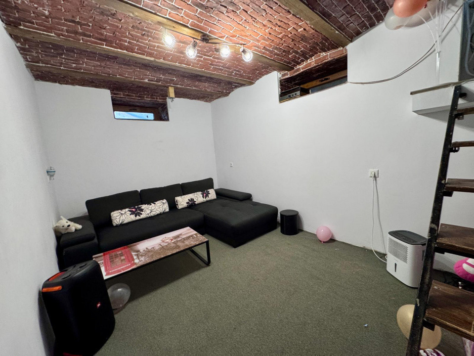 Apartament cu 3 camere la vila cu curte propre , Strada Letea Bacau