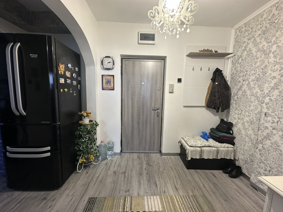 Apartament 2 camere decomandat, parter bloc turn - Zona Mioritei