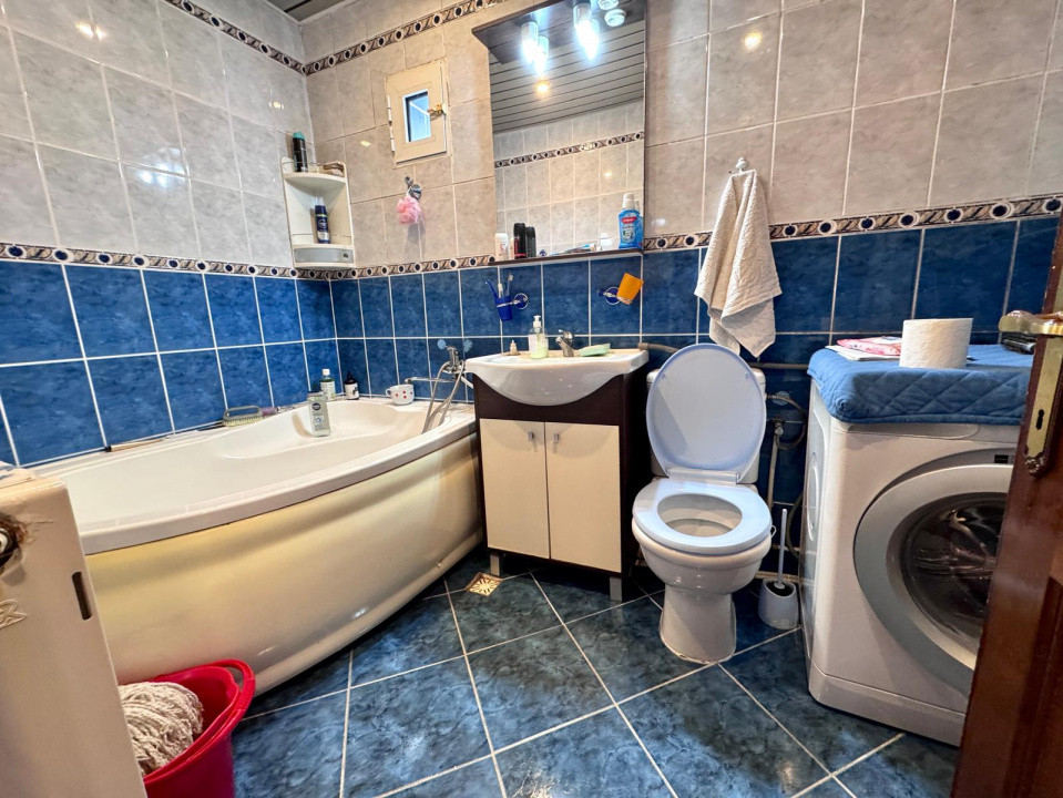 Mioritei - Carrefour, Stradal, Apartament 3 camere decomandat, 