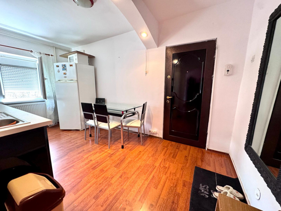 Apartament 2 camere, etaj 2/4, Renovat si mobilat, Nord - Scoala Mihai Dragan