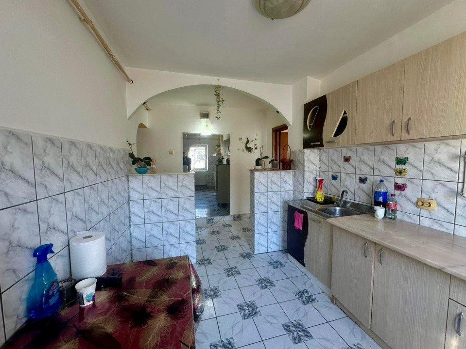 Apartament 2 camere etaj 3, bucatarie mare, Centrala, Nord - Scoala M Dragan