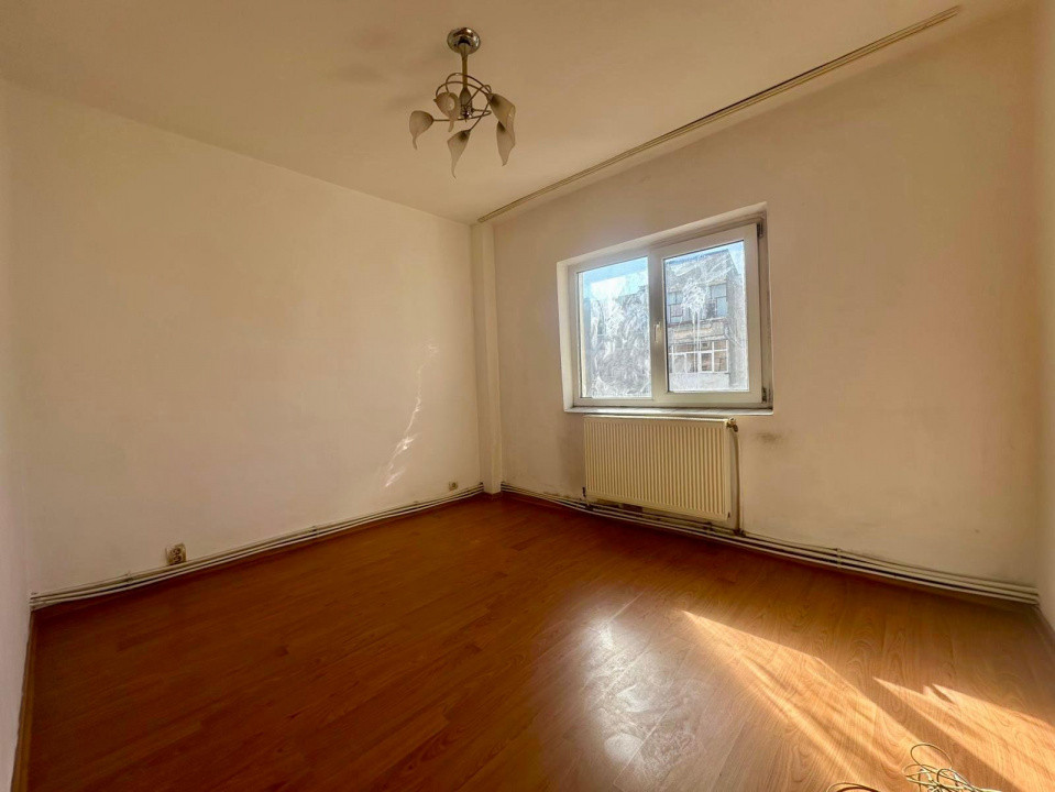 Apartament 2 camere etaj 3, bucatarie mare, Centrala, Nord - Scoala M Dragan