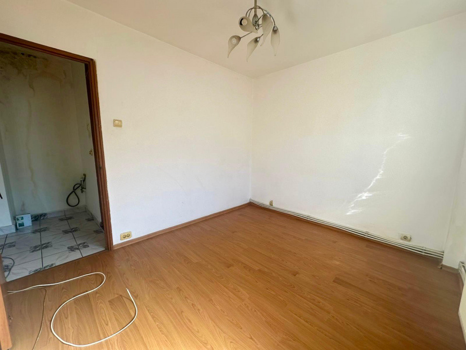 Apartament 2 camere etaj 3, bucatarie mare, Centrala, Nord - Scoala M Dragan