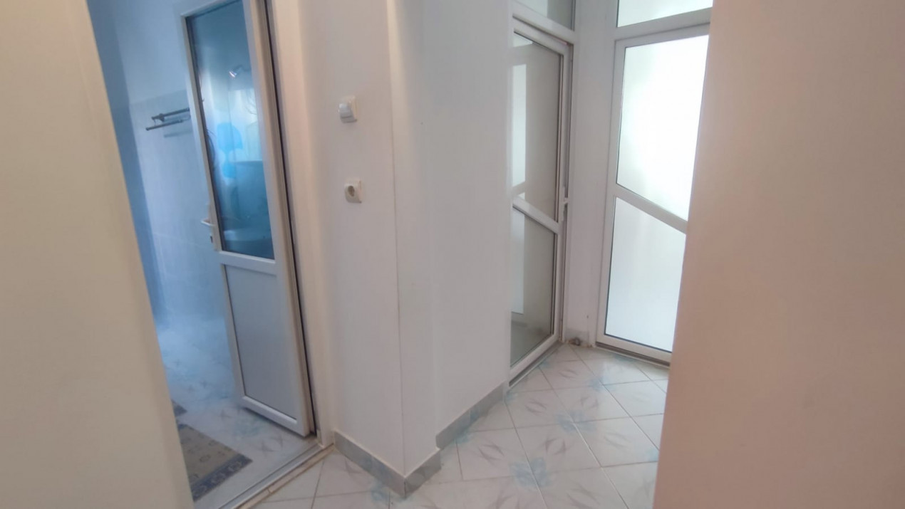 Apartament 2 camere decomandat, confort 1 – zona ENERGIEI, Bacău, et 3, Mobilat