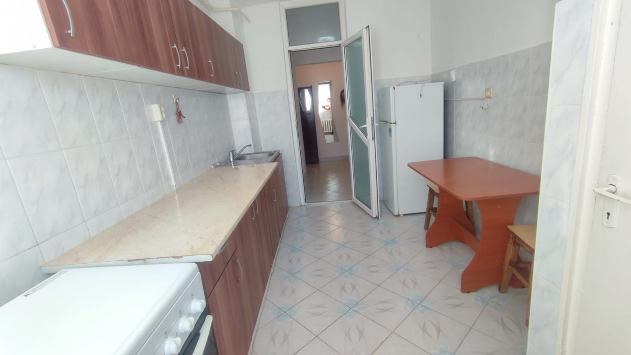 Apartament 2 camere decomandat, confort 1 – zona ENERGIEI, Bacău, et 3, Mobilat