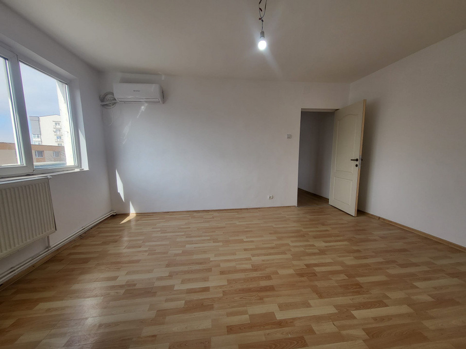 Narcisa - Apartament 2 camere proaspat renovat, etaj 4, cu balcon