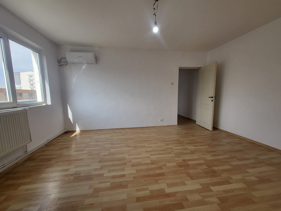 Narcisa - Apartament 2 camere proaspat renovat, etaj 4, cu balcon