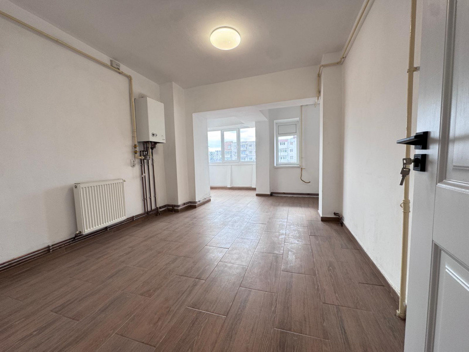 Energiei - Apartament 2 camere decomandat, etaj 2/8, spatios, 