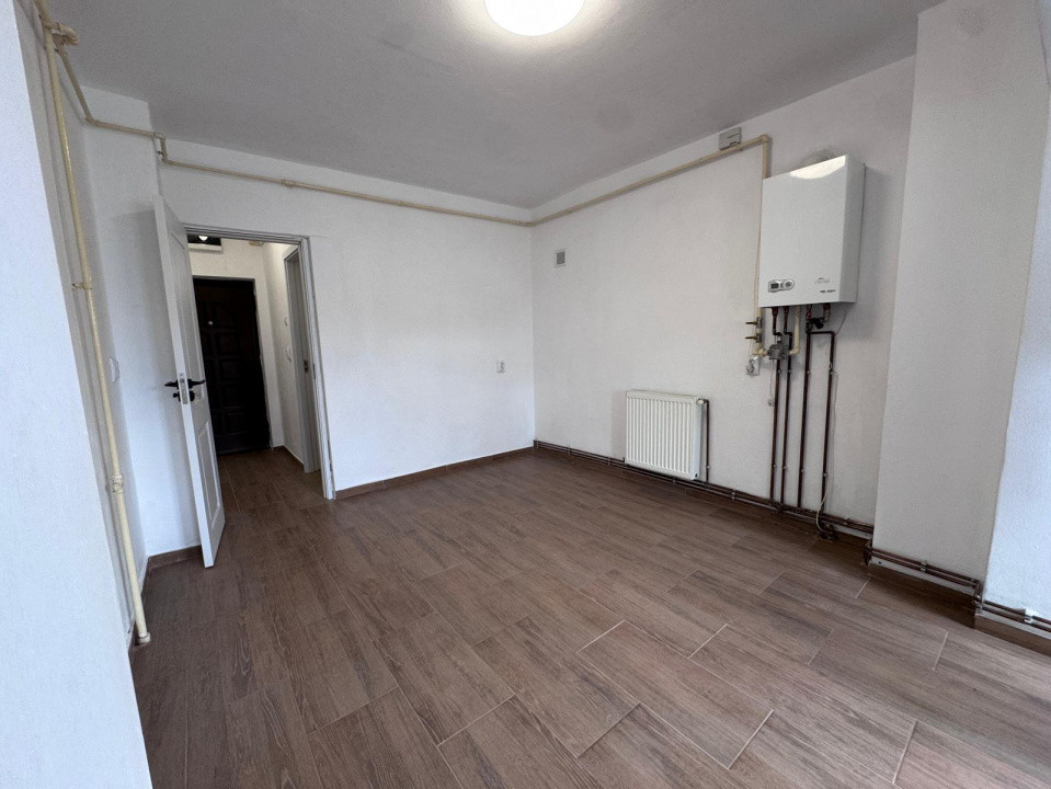 Energiei - Apartament 2 camere decomandat, etaj 2/8, spatios, 