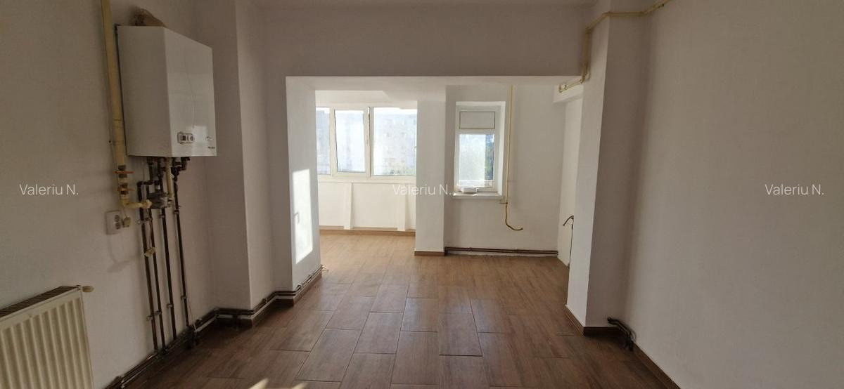 Energiei - Apartament 2 camere decomandat, etaj 2/8, spatios, 