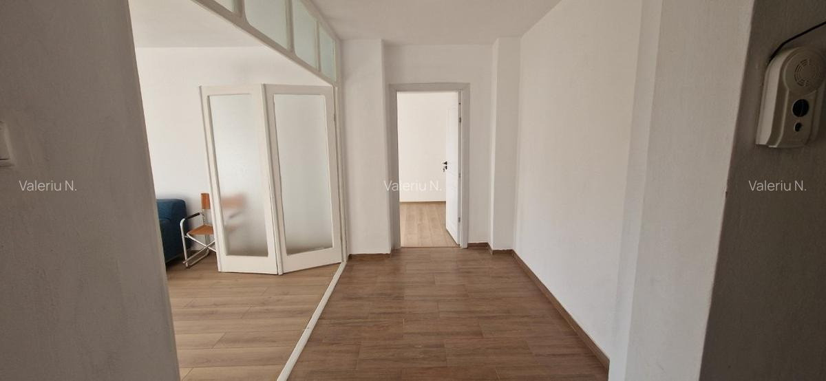 Energiei - Apartament 2 camere decomandat, etaj 2/8, spatios, 