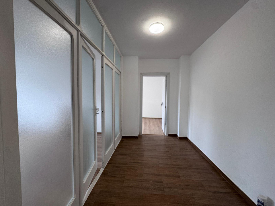 Energiei - Apartament 2 camere decomandat, etaj 2/8, spatios, 