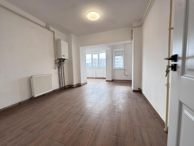 Energiei - Apartament 2 camere decomandat, etaj 2/8, spatios, 