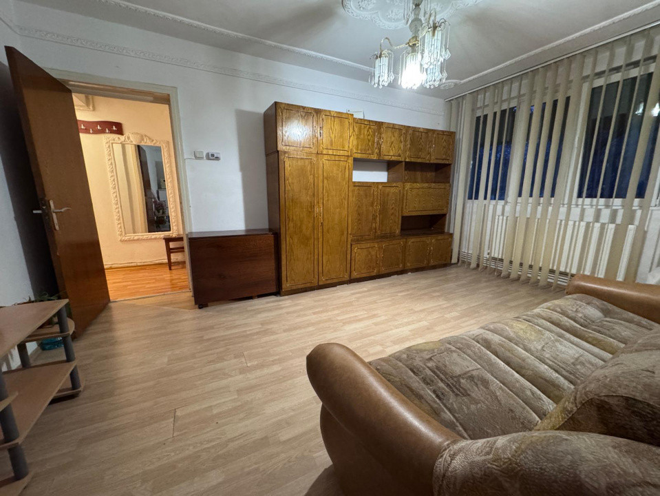 Zona Garii, Apartament 2 camere, etaj 1/8 cu centrala si balcon