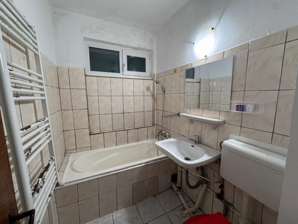 Zona Garii, Apartament 2 camere, etaj 1/8 cu centrala si balcon