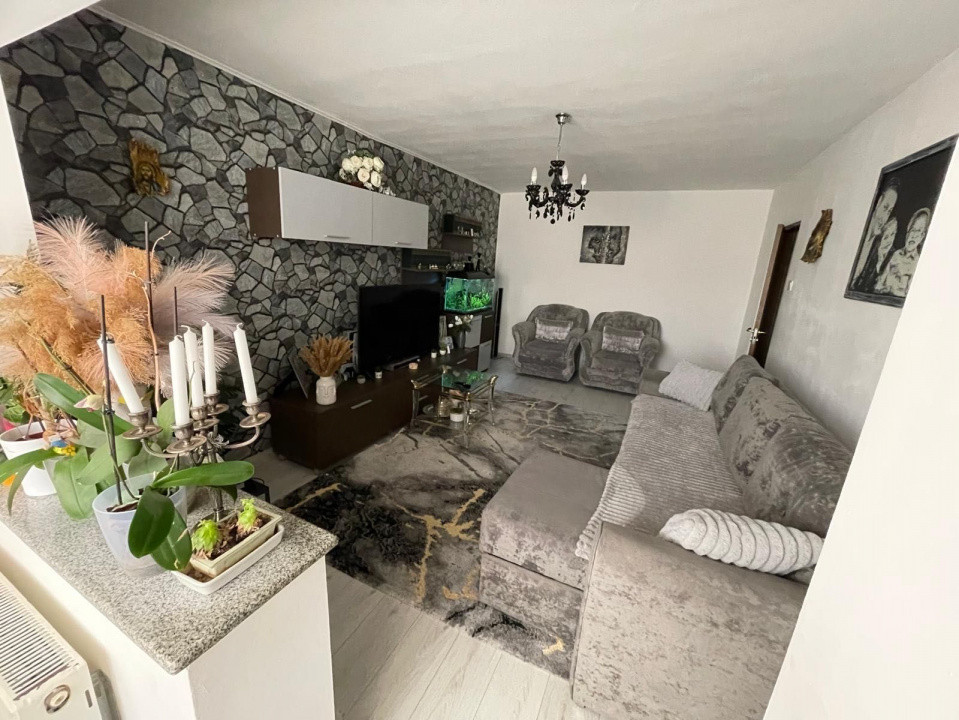 Mioritei - Carrefour - Apartament 2 cam decomandat, semimobilat