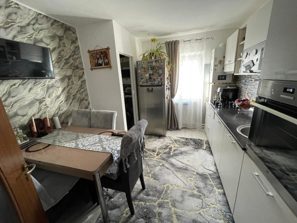 Mioritei - Carrefour - Apartament 2 cam decomandat, semimobilat