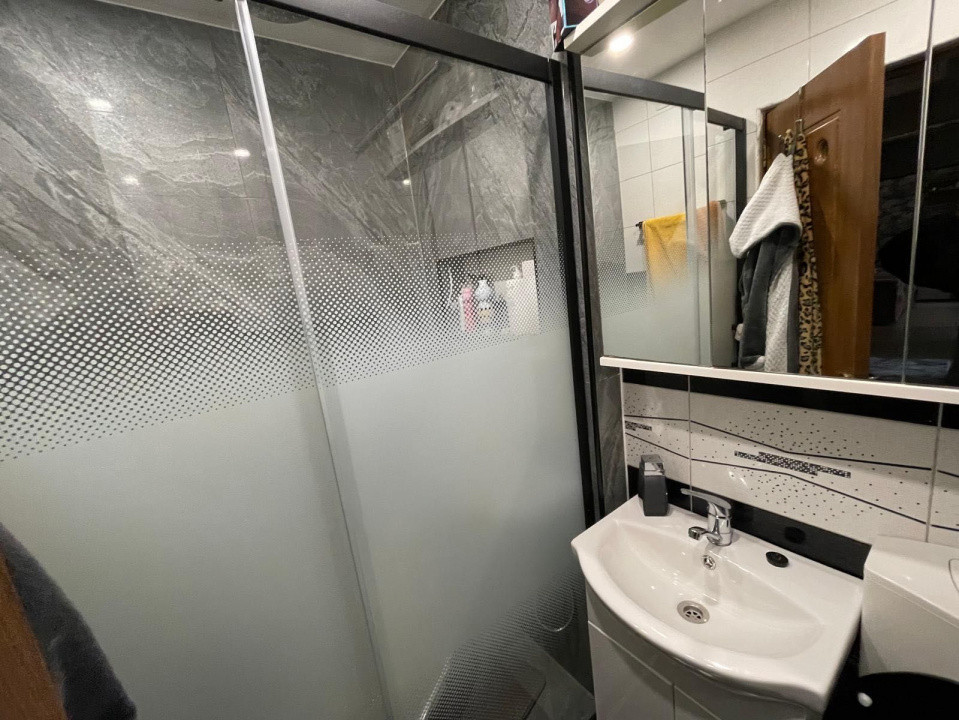 Mioritei - Carrefour - Apartament 2 cam decomandat, semimobilat