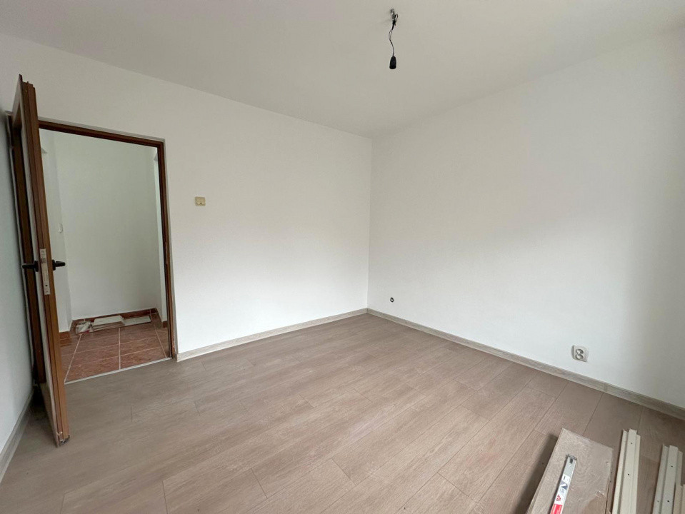 ZIMBRU - Bloc 1980, Apartament 3 camer decomandat, parter, MOBILAT