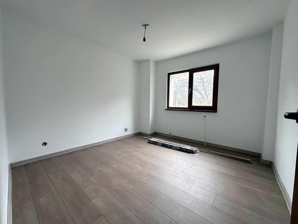 ZIMBRU - Bloc 1980, Apartament 3 camer decomandat, parter, MOBILAT