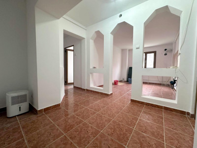 ZIMBRU - Bloc 1980, Apartament 3 camer decomandat, parter, MOBILAT