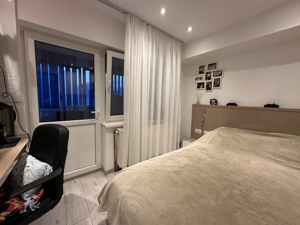 Parcul Catedralei - Apartament 3 cam decomandat, 3 balcoane, etaj 3