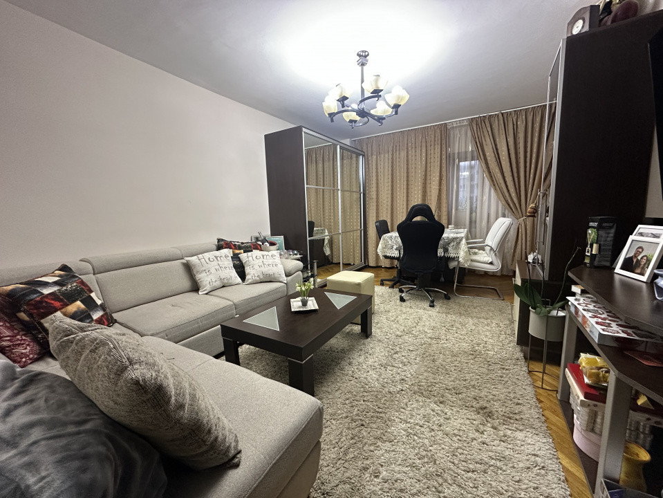 Parcul Catedralei - Apartament 3 cam decomandat, 3 balcoane, etaj 3