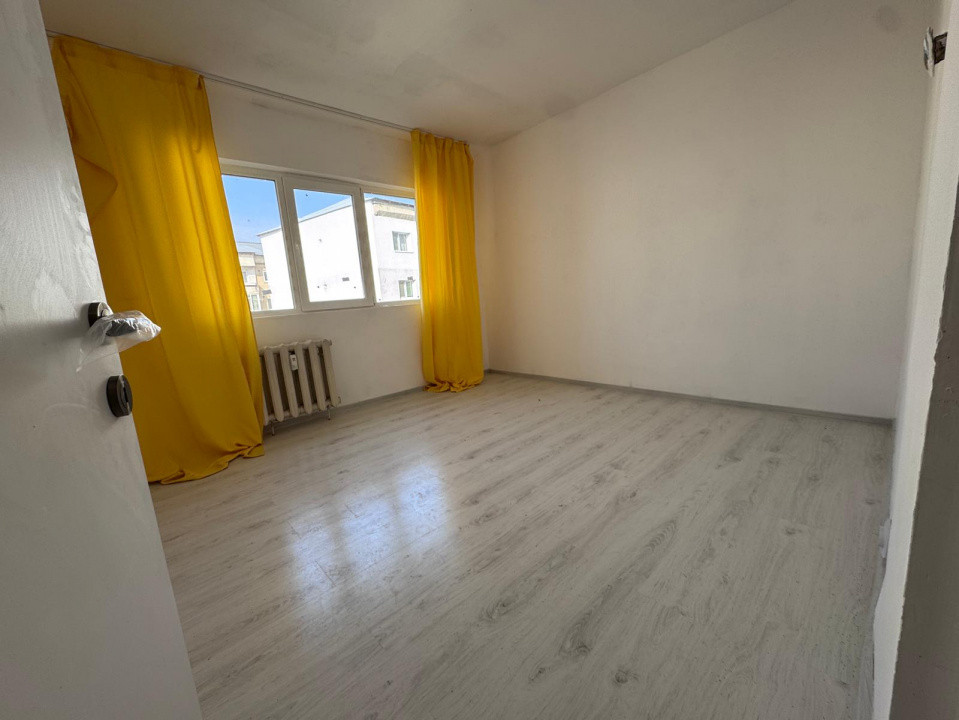 NORD - Apartament 2 cam DECOMANDAT, Etaj 3/4, Bloc 1986