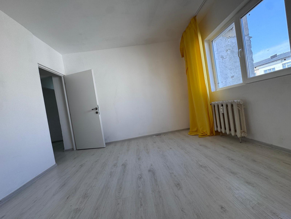 NORD - Apartament 2 cam DECOMANDAT, Etaj 3/4, Bloc 1986