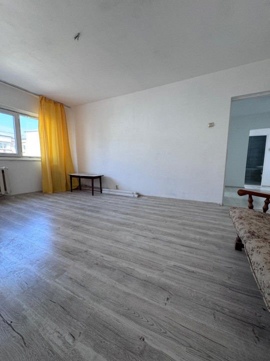 NORD - Apartament 2 cam DECOMANDAT, Etaj 3/4, Bloc 1986