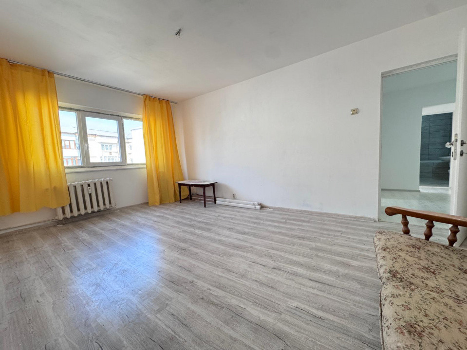 NORD - Apartament 2 cam DECOMANDAT, Etaj 3/4, Bloc 1986