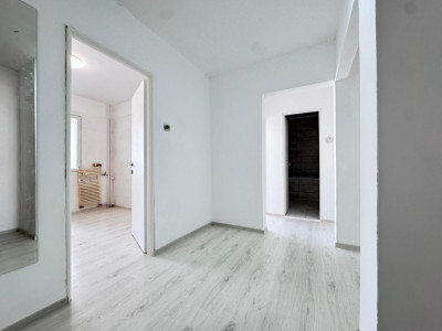 NORD - Apartament 2 cam DECOMANDAT, Etaj 3/4, Bloc 1986