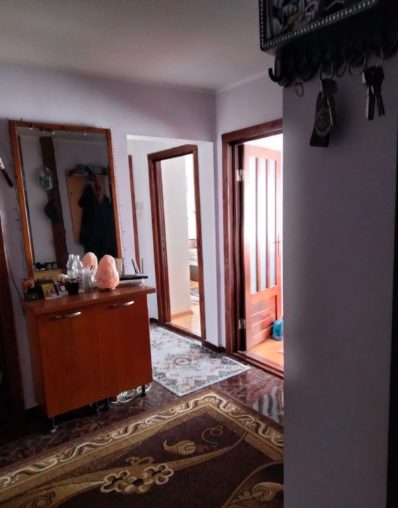 Mioritei, apartament cu 3 camere, etaj intermediar