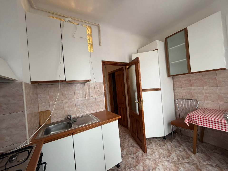 Parcul Cancicov, Apartament 3 camere decomandat, cf 1, etaj 2, mobilat