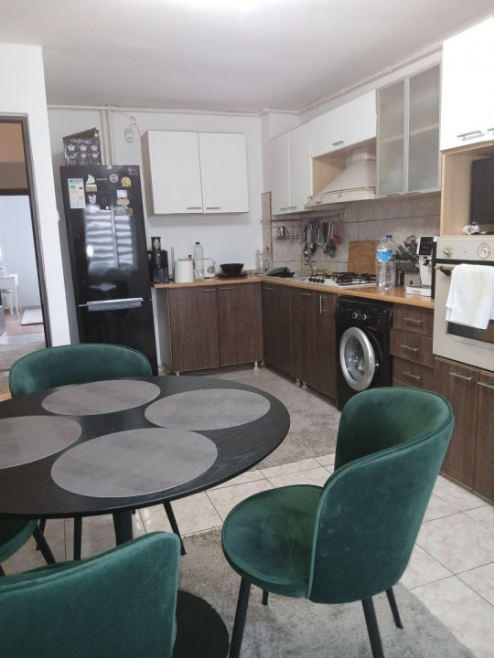 Mioritei - Energiei, Apartament 3 camere decomandat, etaj 3, mobilat