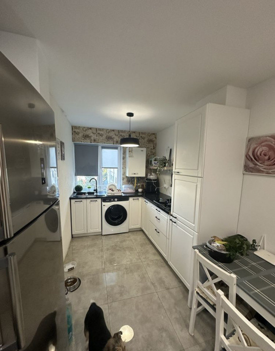 Apartament 3 camere decomandat, Modern, zona centrala str 9Mai 