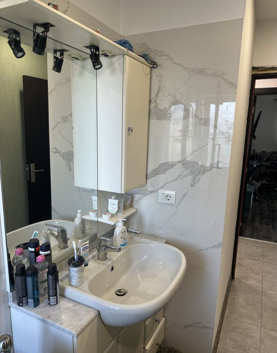 Apartament 3 camere decomandat, Modern, zona centrala str 9Mai 