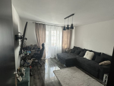 Apartament 3 camere decomandat, Modern, zona centrala str 9Mai 