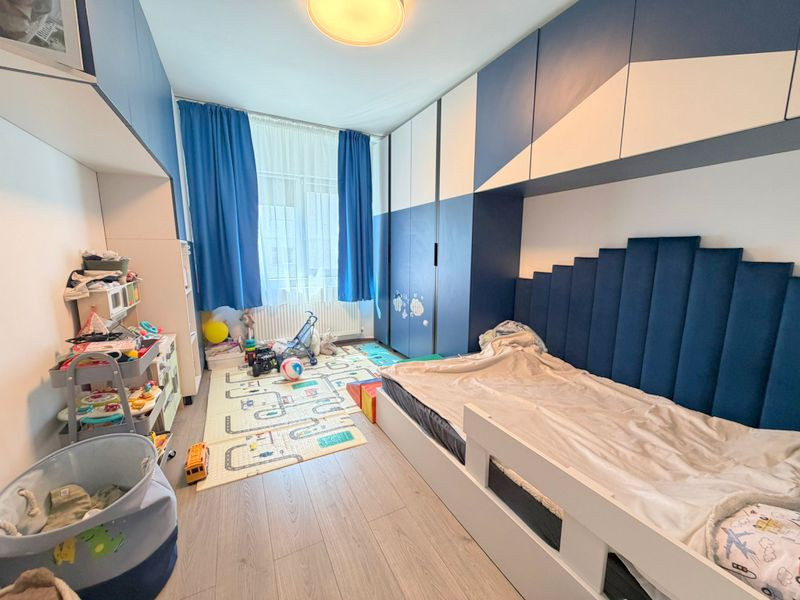 Apartament cu trei camere, str Alunului