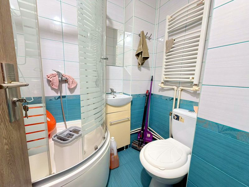 Apartament cu trei camere, str Alunului