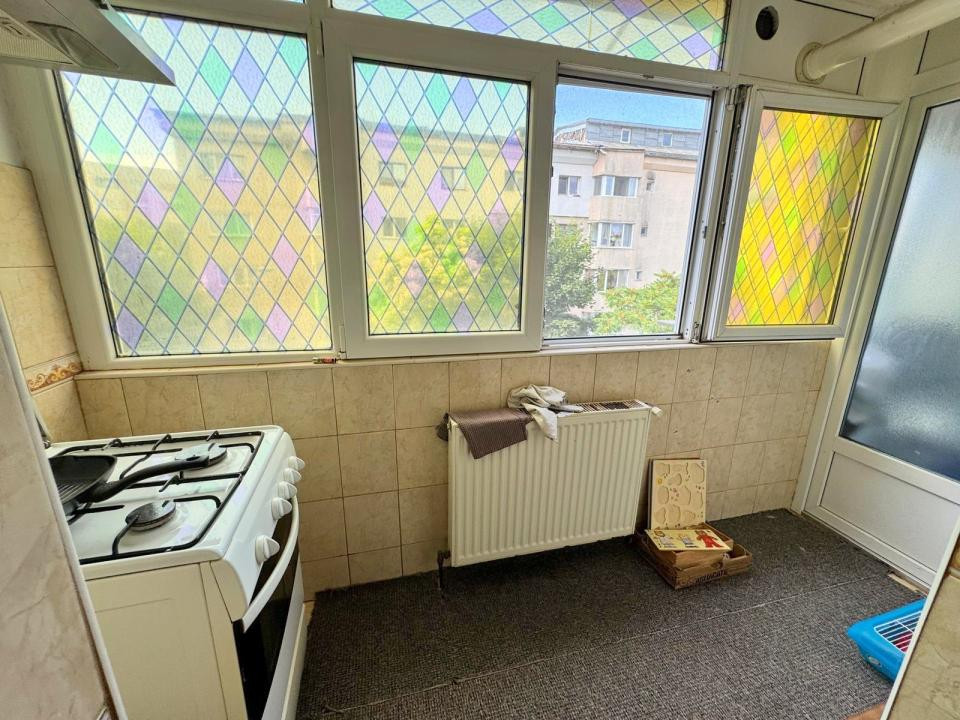 Bistrita Lac - Str Ana Ipatescu, 2 Decomandat, etaj 2/4, bloc 1984, MOBILAT