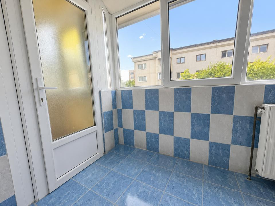 Bistrita Lac - Str Ana Ipatescu, 2 Decomandat, etaj 2/4, bloc 1984, MOBILAT