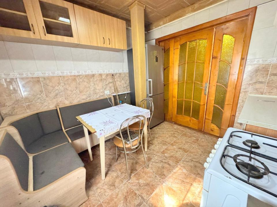 Cinema Orizont - Scoala 10, Apartament 2 camere, etaj 2, 50mp + balcon, mobilat
