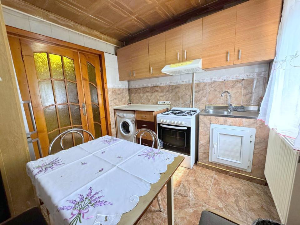 Cinema Orizont - Scoala 10, Apartament 2 camere, etaj 2, 50mp + balcon, mobilat
