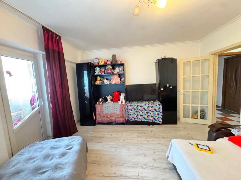 Apartament 2 camere decomandat – Strada Republicii | Etaj 3/4 | MOBILAT