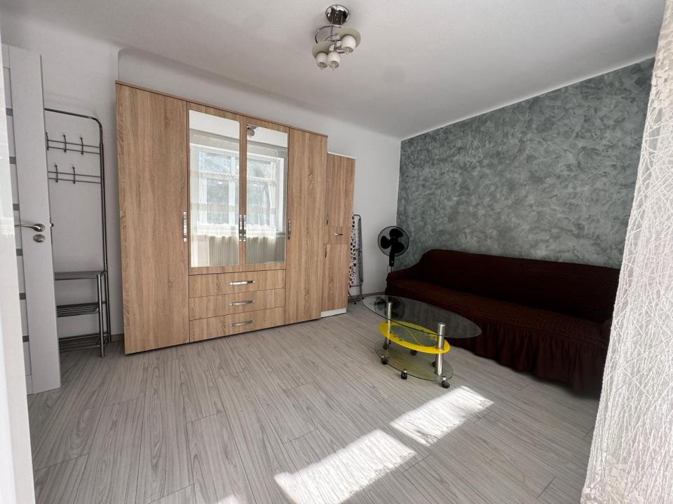 George Bacovia - Apartament 2 cam Decomandat, etaj 1, mobilat, An-1965 