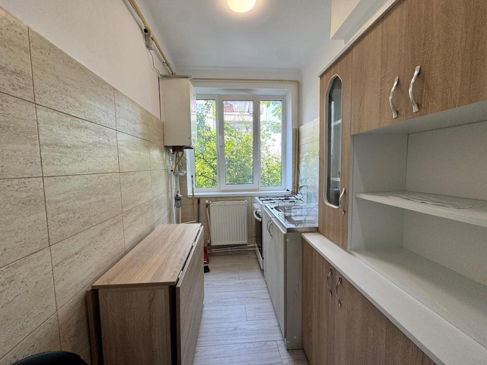 George Bacovia - Apartament 2 cam Decomandat, etaj 1, mobilat, An-1965 