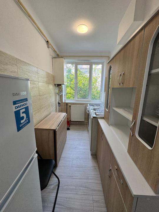 George Bacovia - Apartament 2 cam Decomandat, etaj 1, mobilat, An-1965 