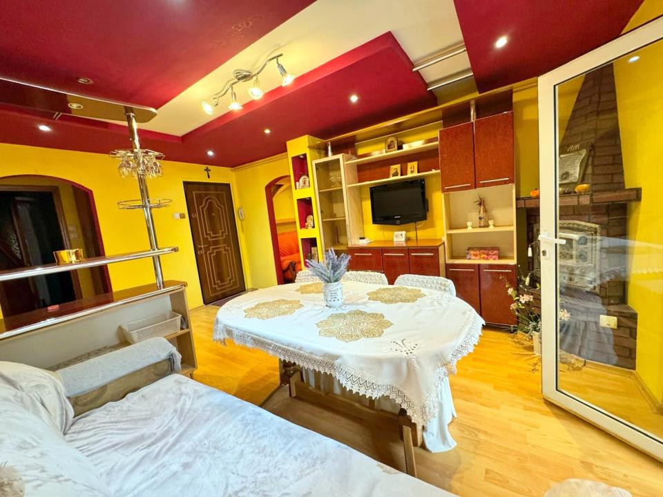 Piata Mioritei - Apartament 3 cam Decomandat, etaj 2/4, Mobilat, 3 Balconae