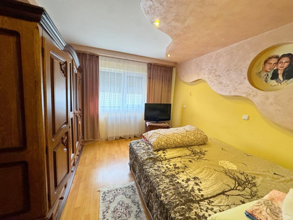 Piata Mioritei - Apartament 3 cam Decomandat, etaj 2/4, Mobilat, 3 Balconae